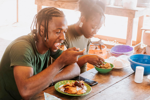 Accra : Visite culinaire nocturne avec un guide régional