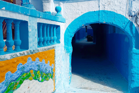 Au départ de Fès : Chefchaouen Excursion d&#039;une journée avec chauffeur pour un groupe de 8 personnes