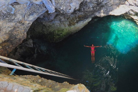Montego Bay : visite du Blue Hole Mineral Spring et du Rick&#039;s CafePrise en charge et retour à Montego Bay / Airbnb
