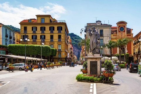 Vanuit Napels: Dagtrip Sorrento, Positano en Amalfi met de bus