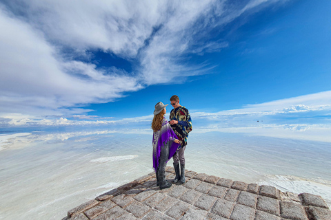 Uyuni: 3-Day Salt Flats, Lagoons, and Geysers Tour ENGLISH-SPEAKING GUIDE