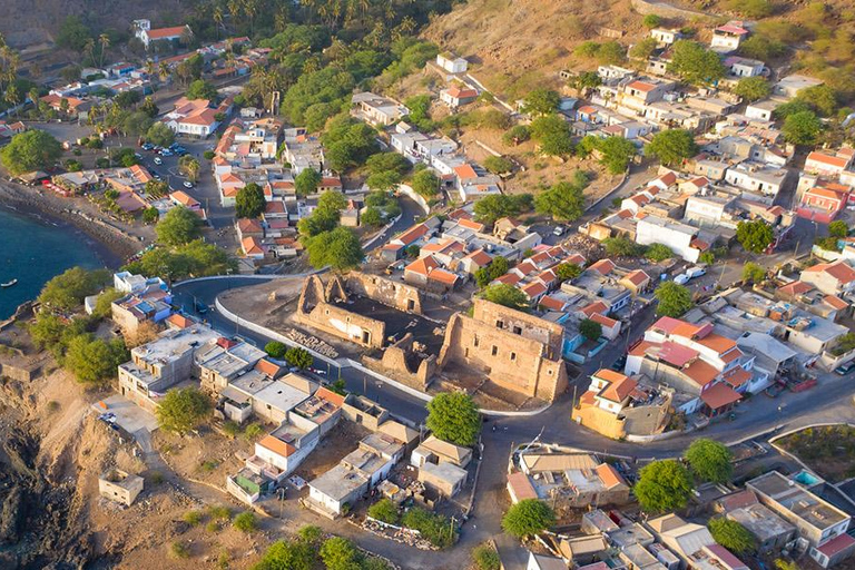 Praia: Cidade Velha and Praia Guided Tour