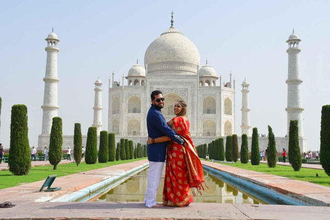 From Delhi: Taj Mahal & Agra Trip by Gatimaan Express Train All Inclusive Chair Car Train, Car, Guide, Ticket, Lunch