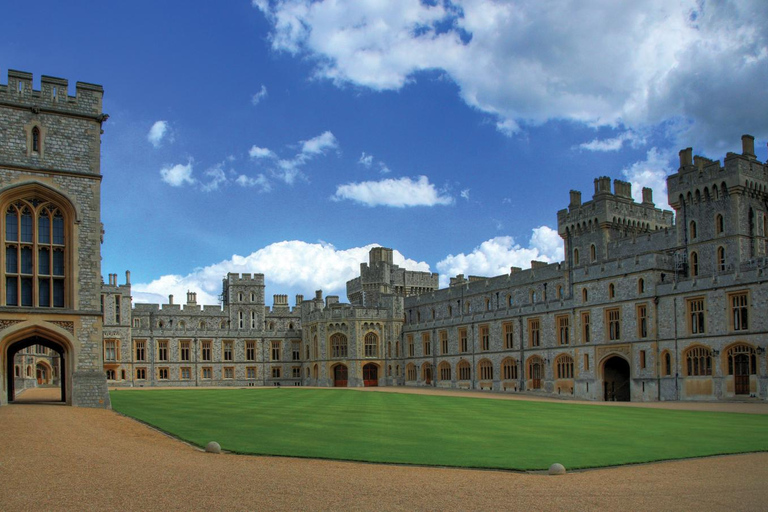 Exclusive Windsor Castle Entry, Audio Guide & Transportation
