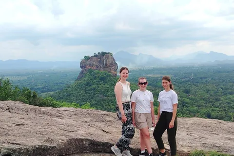 Kandy: Dagtrip Sigiriya en Dambulla met Tuk Tuk Rit