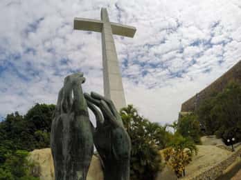 -Acapulco: 4Hrs City Tour w/Peace Chapel and Mural of Diego