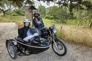 Évora: Megalithen und Weinprobe mit dem Beiwagen