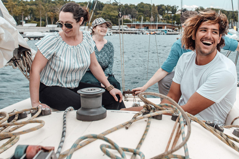 Private Sailing Cruise on Lake Geneva - Beyond boat tours