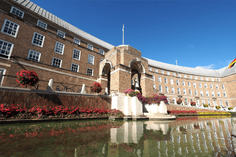 Bristol: Express Walk with a Local 120 min - Private Tour