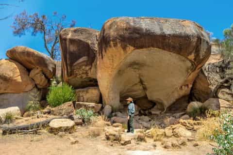 Hyden: 2-Hour Wave Rock Sunset Tour with Aboriginal Guide - Image 3