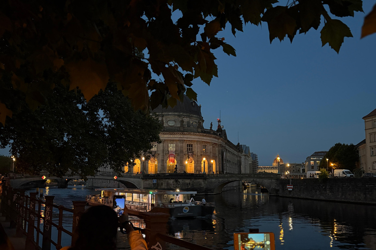 Berlin Night Walking Tour - Iconic Illuminated Landmarks Private Berlin Sunset Walking Tour - Iconic Landmarks