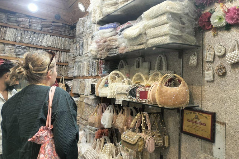 Wedding Wear & Bollywood Glam Shopping Tour (Women-Led Tour) Wedding Wear & Bollywood Glam Shopping Tour (Half-Day Tour)