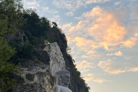 Tour di mezza giornata al treno di bambù, alla batcaverna e alla grotta dell&#039;uccisione