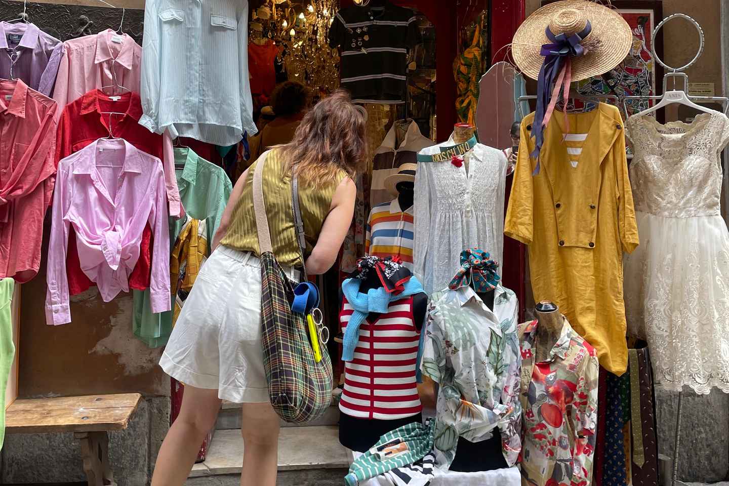 Milan: Vintage Shopping Tour - 2-Hour Tour