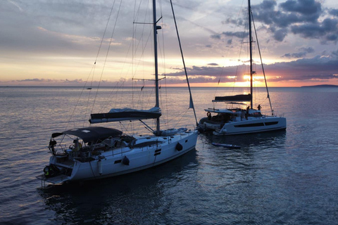 Palma: Sunset Sailing Trip with Tapas and Paddleboard
