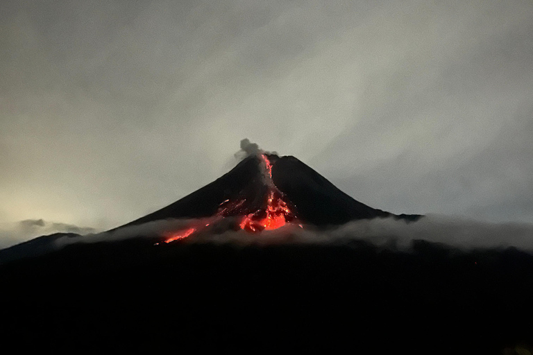 Yogyakarta:Mount Merapi Night Lava Flow or Sunrise Hike Tour Sunrise & Lava Flow View