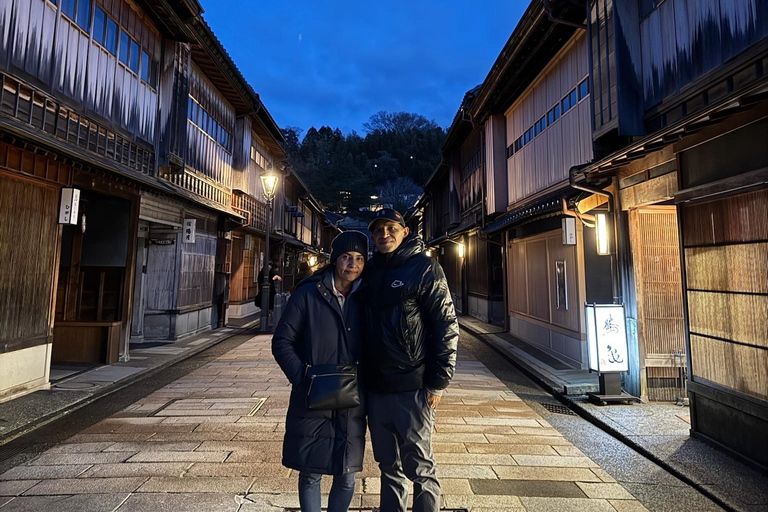 Kanazawa Night Tour with Matcha Experience