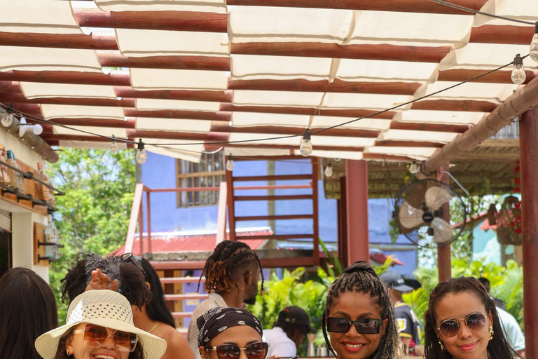 Brunch à volonté Village People au Tiny Village Cartagens