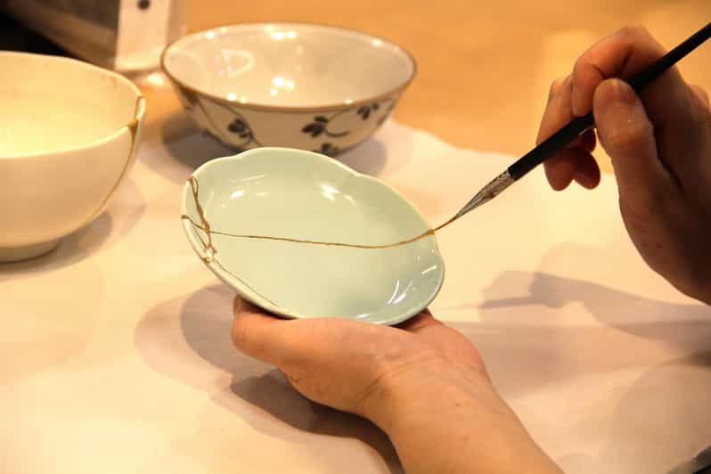 Kintsugi Experience in Nihonbashi Tokyo (English Guide)