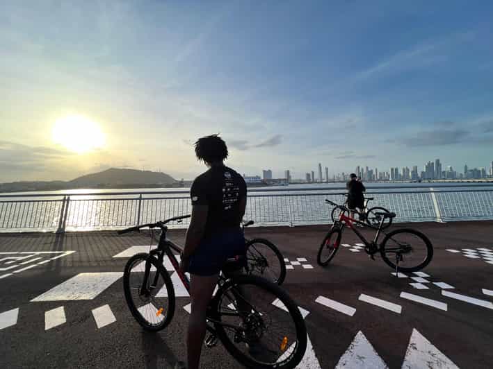 Passeio de bicicleta na Cidade do Panamá e no bairro antigo com guia local