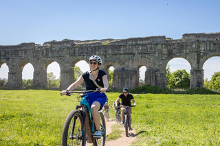 Rome: Appian Way & Aqueducts E-Bike Tour (Catacombs & Food)