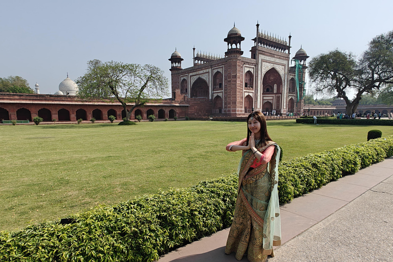 From Delhi: Taj Mahal Sunrise Tour with Elephant SOS Centres Tour with Car, Driver, Ticket, Guide & 5star Meals