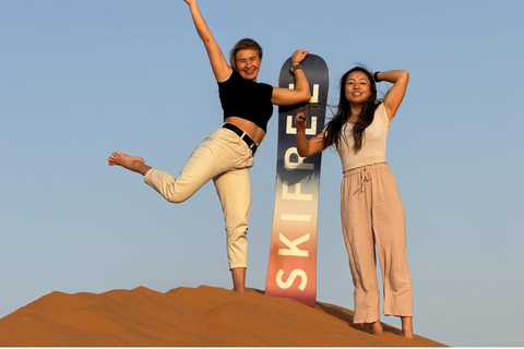 Riad: Dunas de areia vermelha e quadricicloDuens de areia vermelha