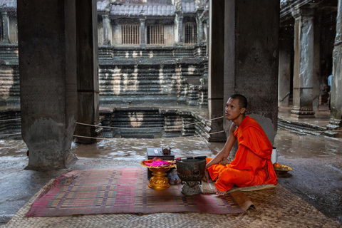 Angkor Wat - 2 dias: pequeno, grande circuito e templo de arenito rosaMesma opção, melhor preço para até 9 pessoas