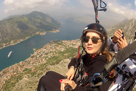 科托尔：串联滑翔伞飞行（含照片和视频）科托尔：双人滑翔伞飞行（含照片和视频）