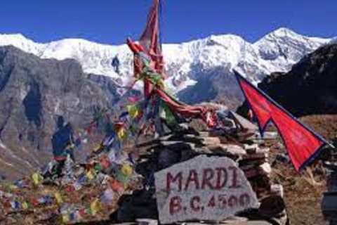 Depuis Pokhara Budget : 5 jours de trek au camp de base du Mardi HimalDe Pokhara : Budget 4 nuits 5 jours Mardi himal trek