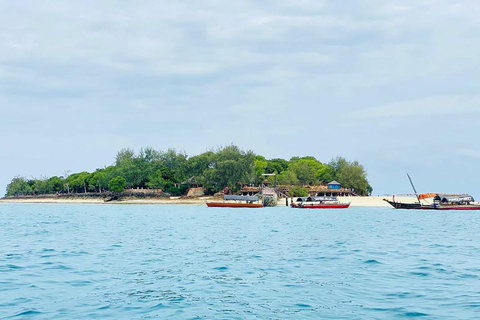 زنجبار: جولة في مدينة ستون تاون وجزيرة بريزون مع غروب الشمس