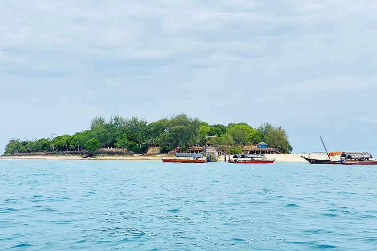 زنجبار: جولة في مدينة ستون تاون وجزيرة بريزون مع غروب الشمس