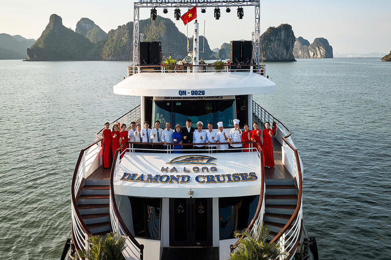 Hanoi: Halong Bay Full-Day Tour with 5-star Diamond Cruise