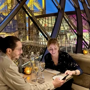 Paris: Elegant Dinner with Drinks in the Eiffel Tower