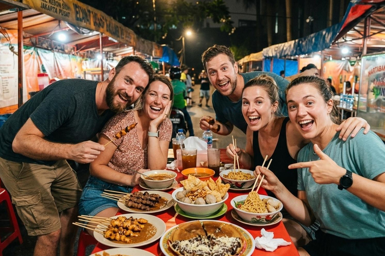 Jakarta Sunset, Chinatown & Night Food Walk Jakarta: Chinatown and Kota Tua Evening Walking Tour