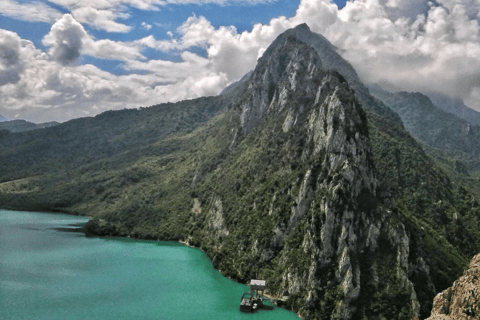 Excursión de un día al Lago Bovilla y a la Montaña Gamti