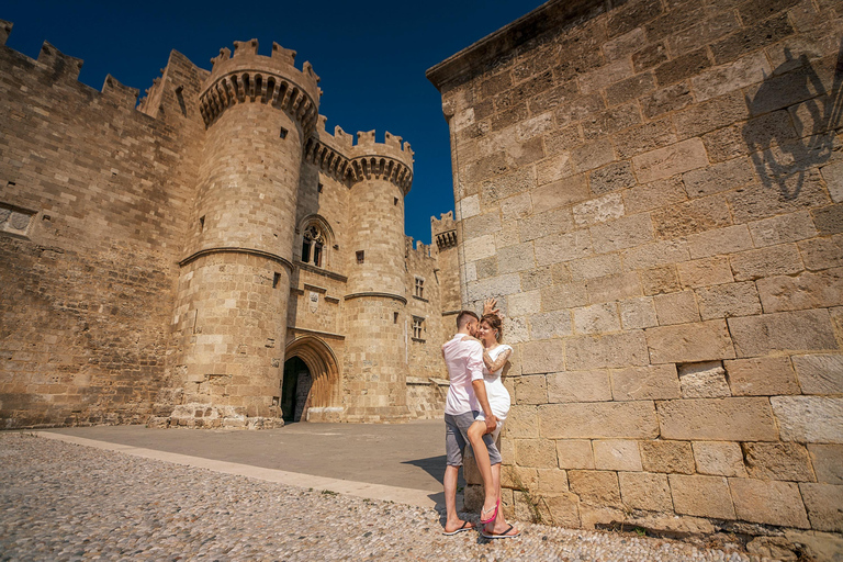 Portraits à Rhodes : Visite privée d&#039;un photographe de vacances3 heures + 75 photos sur 3 sites