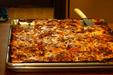 Boston: North End Pizza Walking Tour with 3 Slices & Cannoli
