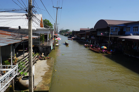 From Bangkok: Private Railway & Floating Market Day Trip