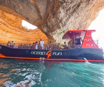 From Portimão: 2-Hour Catamaran Tour to Benagil Caves