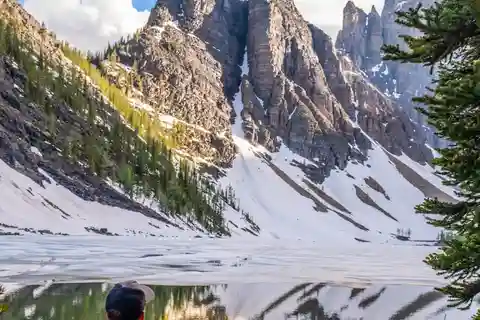 Calgary, Banff: Lake louise , Moraine ,Emerald Lake day Tour