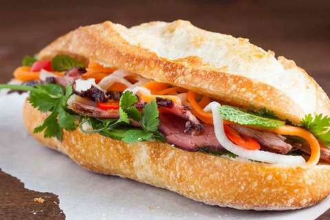 河内：香料村、美食之旅和超级世界 2 天游香料村、火车街、美食之旅和 Mega Grand World