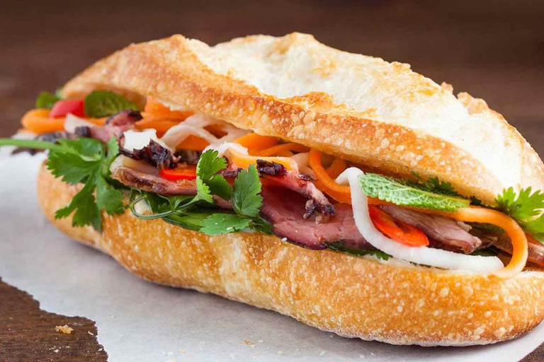 河内：香料村、美食之旅和超级世界 2 天游香料村、火车街、美食之旅和 Mega Grand World