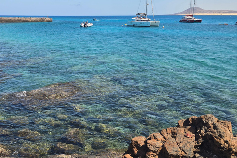Corralejo: Lobos Speedboat, Snorkeling & Free Time