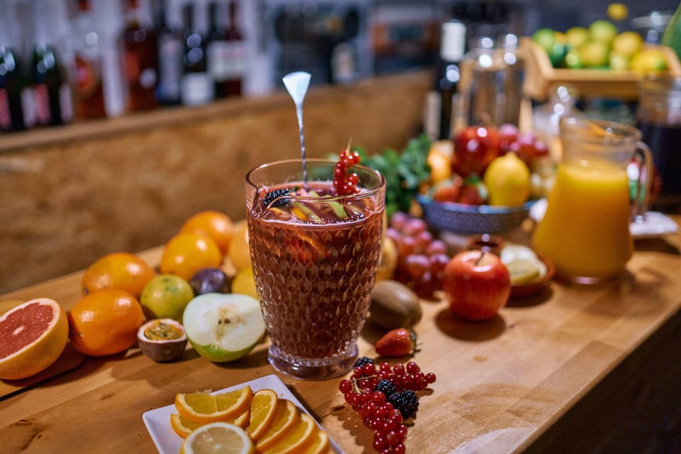 Barcellona Corso di paella e sangria, visita al mercato e tapas