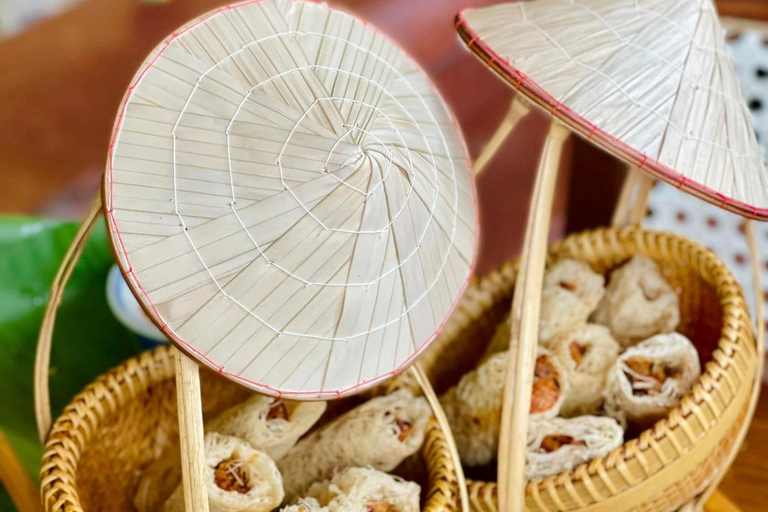 Aula de culinária em Hue: os melhores restaurantes locais com Madame ThuAula de culinária em Hue sem recolha e mercado local