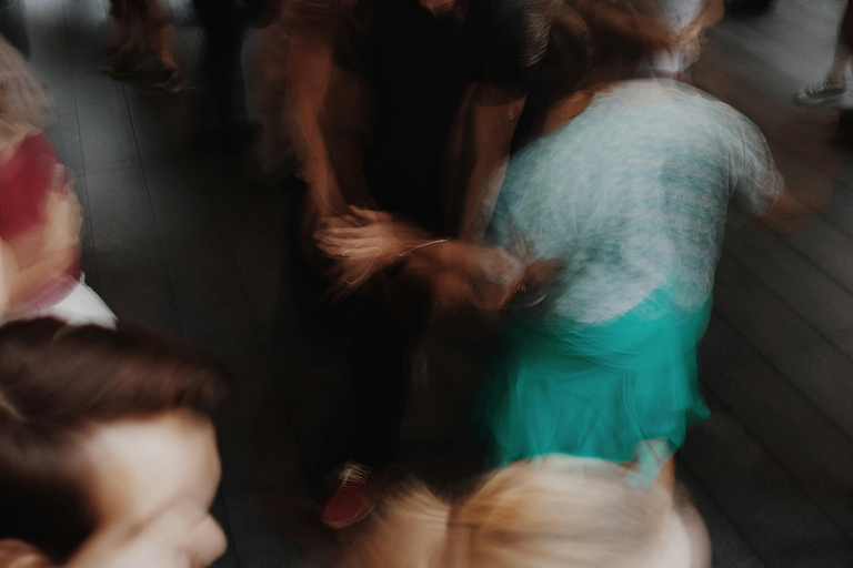 Medellín: Personalized Salsa Dance Class with Professional