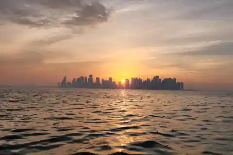 Doha: Luxury Boat Tour