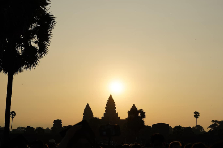 Sunrise at Angkor Wat Temple: 3-Hour Private Tour