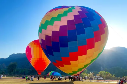 Hot Air Balloon in VangVieng pick up-drop off